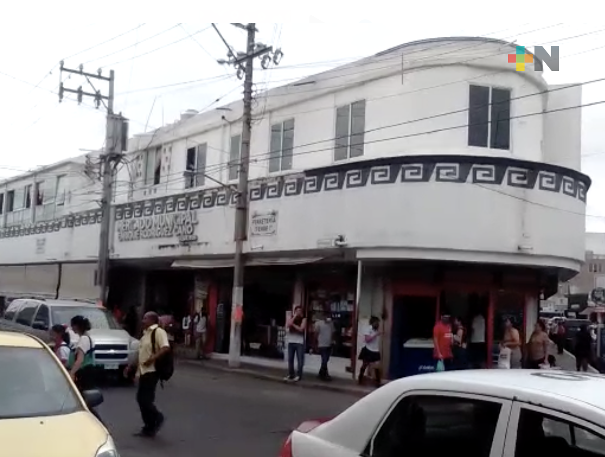 Locatarios del mercado de Tuxpan piden al municipio atienda diversas necesidades